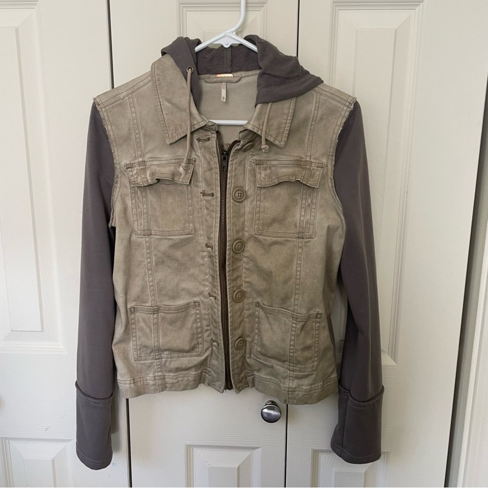 Free People Jean jacket with fabric sleeves detachable hood XS army style olive